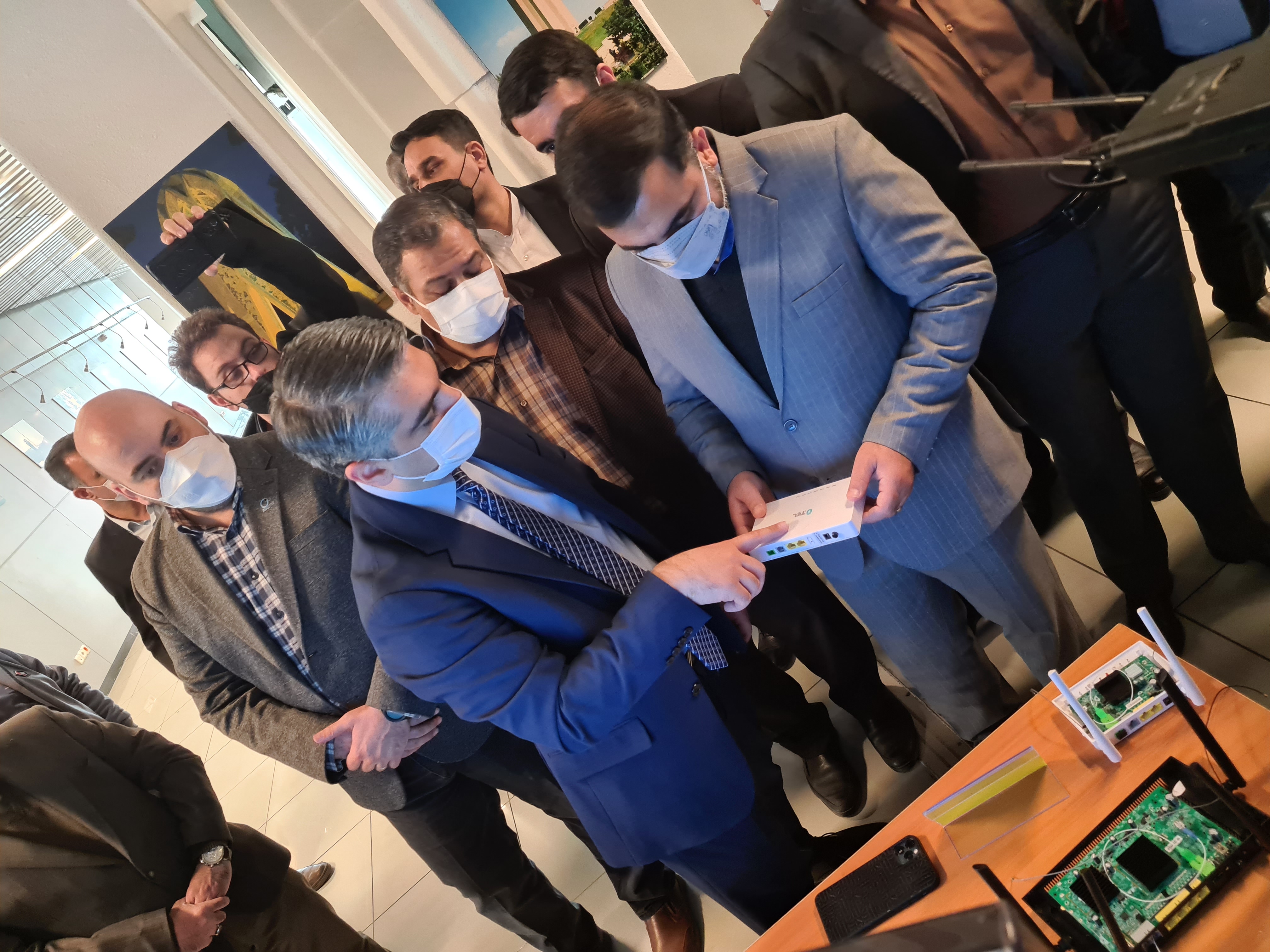 بازدید وزیر ارتباطات از نمایشگاه شبکه ملی اطلاعات با محوریت FTTx